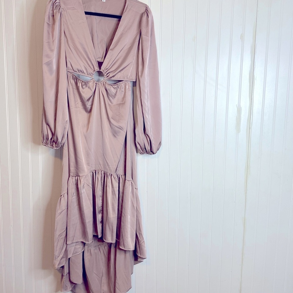 Mable Dress Size Large Champagne color💗